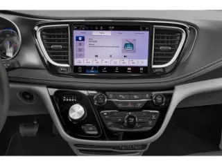 Chrysler Pacifica 2024 Touring L, minivan de 4 puertas