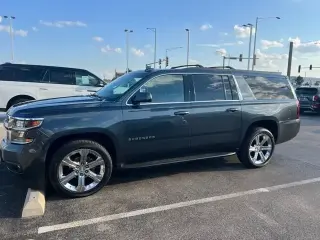 Chevrolet Suburban 2019 4x4 LT SUV 4 puertas