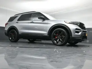 Ford Explorer 2023 AWD ST 4p SUV