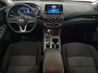 Nissan Sentra 2024 SV Sedán de 4 puertas