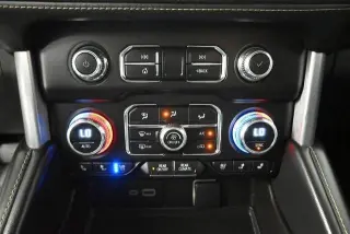 GMC Yukon 2023 4x4 SLT SUV de 4 puertas