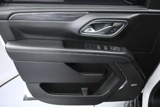 GMC Yukon 2023 4x4 SLT SUV de 4 puertas