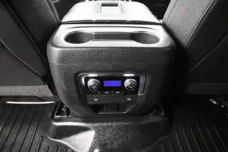 GMC Yukon 2023 4x4 SLT SUV de 4 puertas