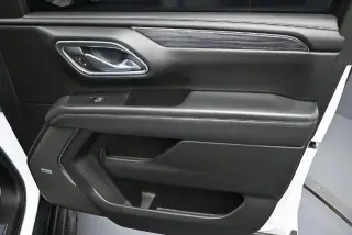 GMC Yukon 2023 4x4 SLT SUV de 4 puertas