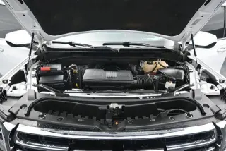 GMC Yukon 2023 4x4 SLT SUV de 4 puertas