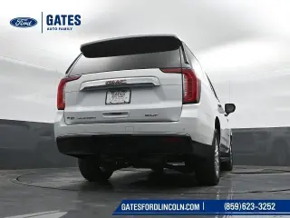 GMC Yukon 2023 4x4 SLT SUV de 4 puertas