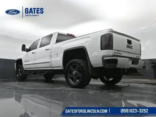 GMC Sierra 2500HD 2015 4x4 Denali 4p Cabadilla Crew Cab SB