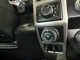 Ford F-150 2020 4x4 Lariat 4p SuperCrew 5.5 ft. SB