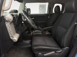 Toyota FJ Cruiser 2012 4x4 4pu SUV 6M
