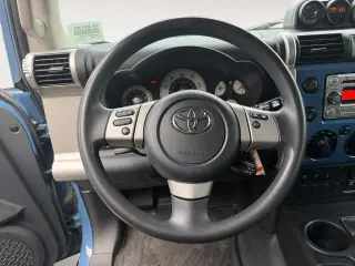 Toyota FJ Cruiser 2012 4x4 4pu SUV 6M