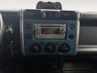 Toyota FJ Cruiser 2012 4x4 4pu SUV 6M