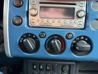 Toyota FJ Cruiser 2012 4x4 4pu SUV 6M