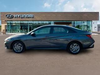 Hyundai ELANTRA 2024 SEL 4p Sedan