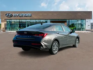 Hyundai ELANTRA 2024 SEL 4p Sedan