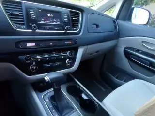 2017 Kia Sedona L Minivan