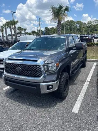 Toyota Tundra 2018 4x4 SR5 4dr CrewMax Cab Pickup SB (5.7L V8)
