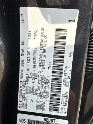 Toyota Tundra 2018 4x4 SR5 4dr CrewMax Cab Pickup SB (5.7L V8)