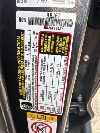 Toyota Tundra 2018 4x4 SR5 4dr CrewMax Cab Pickup SB (5.7L V8)