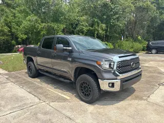 Toyota Tundra 2018 4x4 SR5 4dr CrewMax Cab Pickup SB (5.7L V8)
