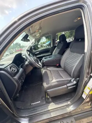 Toyota Tundra 2018 4x4 SR5 4dr CrewMax Cab Pickup SB (5.7L V8)