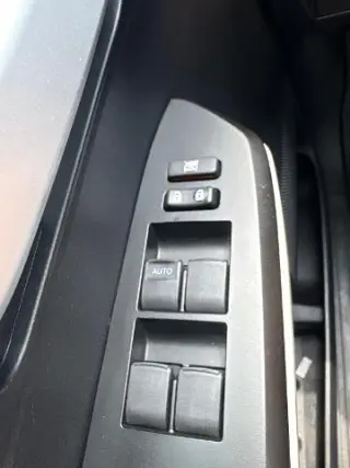 Toyota Tundra 2018 4x4 SR5 4dr CrewMax Cab Pickup SB (5.7L V8)