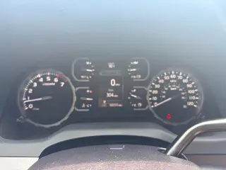 Toyota Tundra 2018 4x4 SR5 4dr CrewMax Cab Pickup SB (5.7L V8)