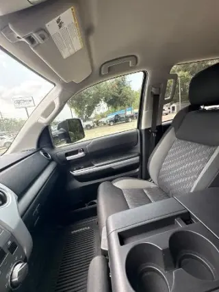 Toyota Tundra 2018 4x4 SR5 4dr CrewMax Cab Pickup SB (5.7L V8)