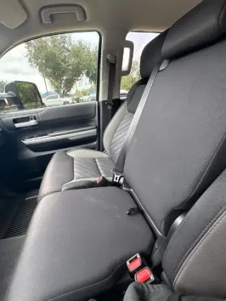 Toyota Tundra 2018 4x4 SR5 4dr CrewMax Cab Pickup SB (5.7L V8)