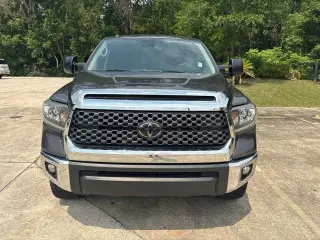 Toyota Tundra 2018 4x4 SR5 4dr CrewMax Cab Pickup SB (5.7L V8)