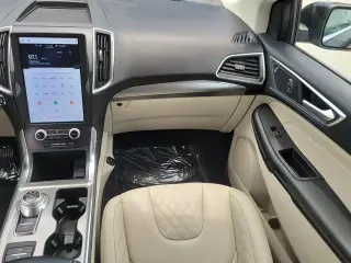 Ford Edge 2024 AWD Titanium SUV 4 puertas