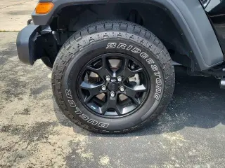 Jeep Wrangler 2023 4x4 Sport 4p SUV