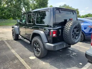 Jeep Wrangler 2023 4x4 Sport 4p SUV
