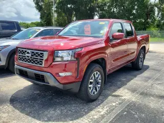 Nissan Frontier 2022 4x2 SV 4p Camioneta de cabina completa 5 pies de caja larga