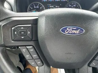 Ford F-250 Super Duty 2022 4x4 XL 4 puertas Cabina Crew 6,8 ft. SB Camioneta