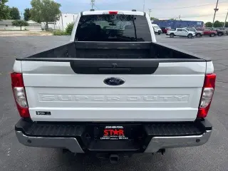 Ford F-250 Super Duty 2022 4x4 XL 4 puertas Cabina Crew 6,8 ft. SB Camioneta
