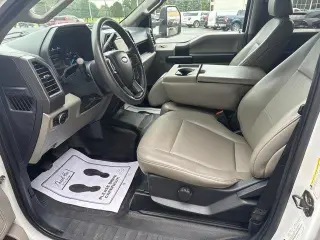 Ford F-250 Super Duty 2022 4x4 XL 4 puertas Cabina Crew 6,8 ft. SB Camioneta