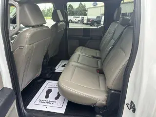 Ford F-250 Super Duty 2022 4x4 XL 4 puertas Cabina Crew 6,8 ft. SB Camioneta