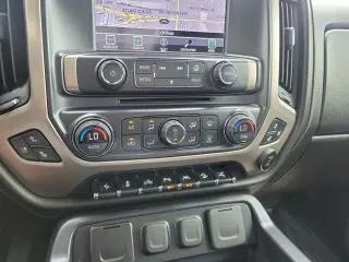 GMC Sierra 1500 2018 4x4 Denali 4dr Crew Cab 5.8 ft. SB