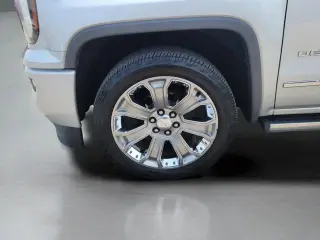 GMC Sierra 1500 2018 4x4 Denali 4dr Crew Cab 5.8 ft. SB