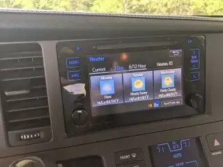 2017 TOYOTA SIENNA XLE PREMIUM