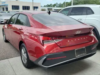 Hyundai ELANTRA 2025 SE Sedan de 4 puertas