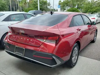 Hyundai ELANTRA 2025 SE Sedan de 4 puertas