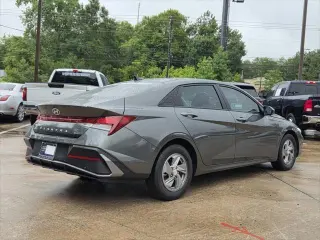 Hyundai ELANTRA 2025 SE 4dr Sedan
