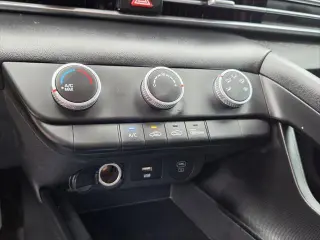 Hyundai ELANTRA 2025 SE 4dr Sedan