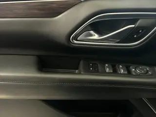 Chevrolet Suburban 2023 4x4 LT 4dr SUV