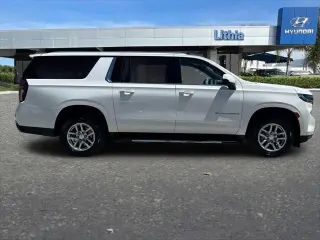 Chevrolet Suburban 2023 4x4 LT 4dr SUV