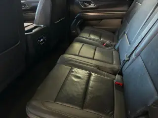 Chevrolet Suburban 2023 4x4 LT 4dr SUV