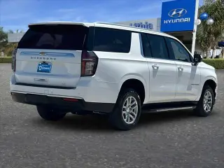 Chevrolet Suburban 2023 4x4 LT 4dr SUV