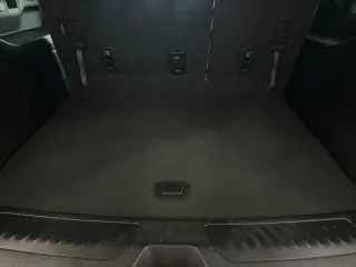 Chevrolet Suburban 2023 4x4 LT 4dr SUV