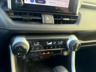 Toyota RAV4 2025 XLE 4dr SUV
